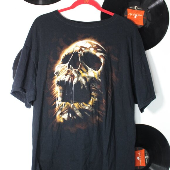 Grunge Skull Graphic Tee - Picture 2 of 4